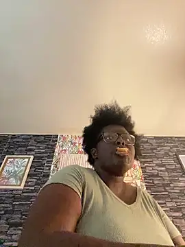 Snapshot of Yagurl__west chatting on November 2025 08:57:02 PM Yagurl west online show from November 2025 08:57:02 PM