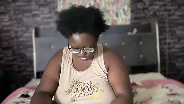 Snapshot of Yagurl__west chatting on October 2025 07:23:02 AM Yagurl west online show from October 2025 07:23:02 AM