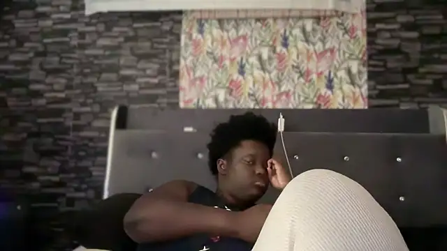 Snapshot of Yagurl__west chatting on October 2025 07:18:01 PM Yagurl west online show from October 2025 07:18:01 PM