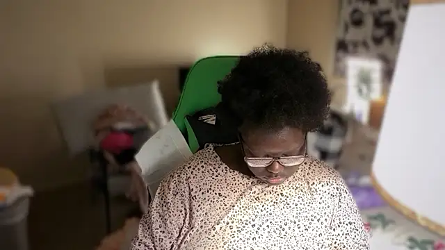 Yagurl  west online show from December 2025 01:16:01 AM