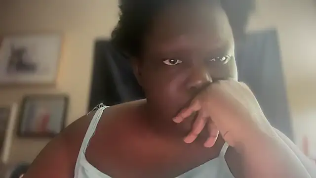 Snapshot of Yagurl__west chatting on March 2025 05:59:02 AM Yagurl west online show from March 2025 05:59:02 AM