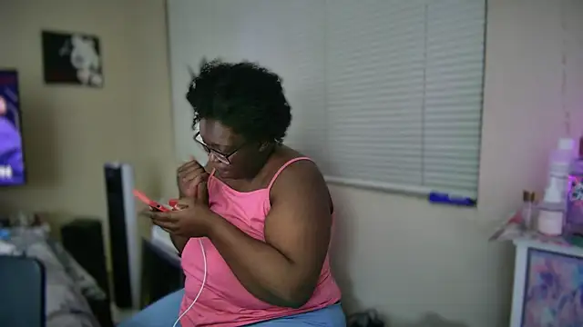 Snapshot of Yagurl__west chatting on March 2025 02:36:01 AM Yagurl west online show from March 2025 02:36:01 AM