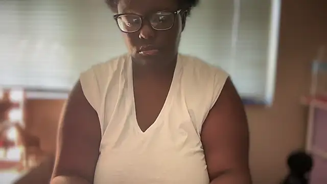 Snapshot of Yagurl__west chatting on March 2025 07:40:01 PM Yagurl west online show from March 2025 07:40:01 PM