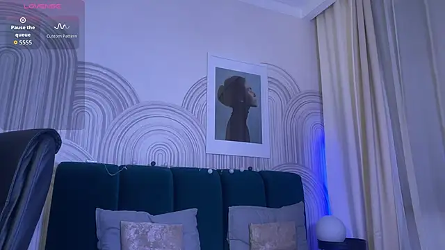 viviann evans online show from November 2025 12:00:01 AM