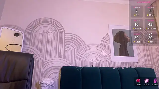 viviann evans online show from December 2025 01:50:02 AM