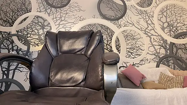 viviann evans online show from June 2026 01:03:02 AM