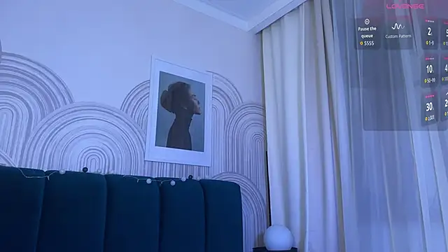 viviann evans online show from December 2025 01:05:02 AM