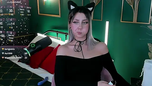 Snapshot of PennyMay chatting on December 2024 11:30:02 AM PennyMay online show from December 2024 11:30:02 AM