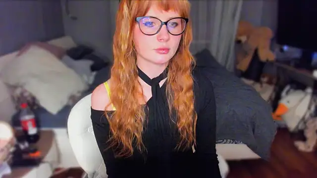 Snapshot of KlementinaBbG chatting on December 2025 08:36:01 PM KlementinaBbG online show from December 2025 08:36:01 PM