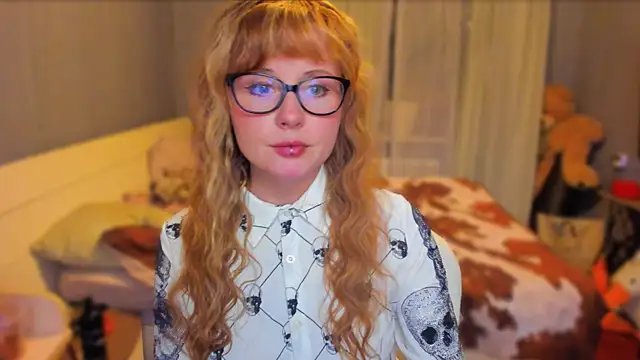 Snapshot of KlementinaBbG chatting on October 2025 08:21:01 PM KlementinaBbG online show from October 2025 08:21:01 PM