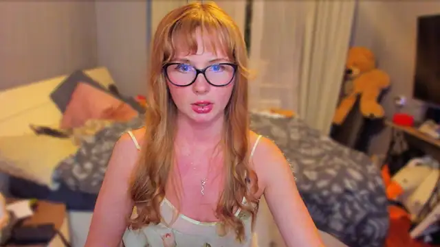 Snapshot of KlementinaBbG chatting on September 2025 08:48:02 PM KlementinaBbG online show from September 2025 08:48:02 PM