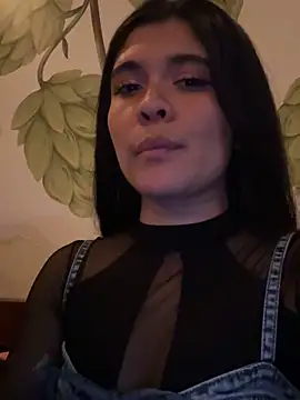 ambar-adaams online show from May 2026 01:24:02 AM