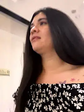 ambar-adaams online show from June 2026 11:09:01 PM