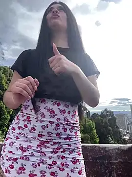 ambar-adaams online show from May 2026 08:51:02 PM