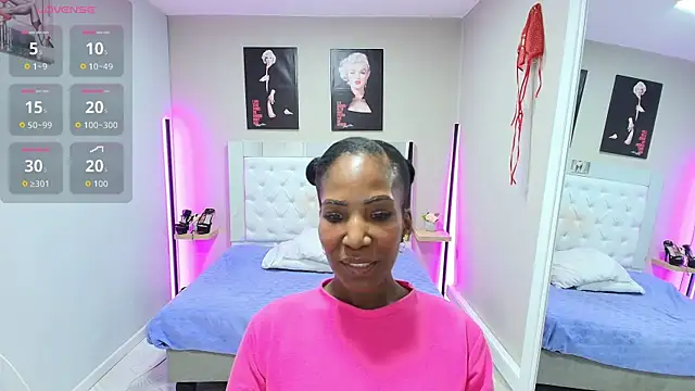 kimmturner online show from October 2025 01:01:02 PM
