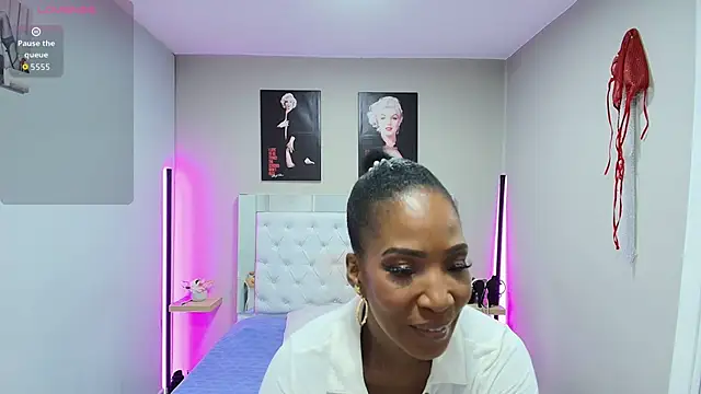 kimmturner online show from October 2025 07:47:01 PM