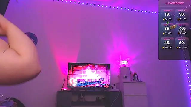 Peachy Lee online show from October 2025 03:46:02 PM