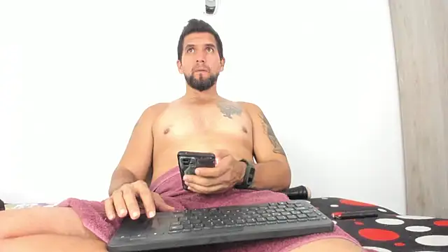 Snapshot of JULESLAKES chatting on December 2025 02:11:02 AM JULESLAKES online show from December 2025 02:11:02 AM