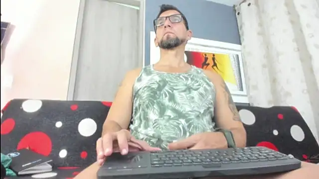 JULESLAKES online show from May 2026 01:42:01 PM