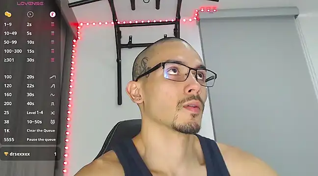 russthiago online show from February 2025 07:16:02 PM