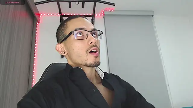 russthiago online show from March 2025 01:35:02 PM