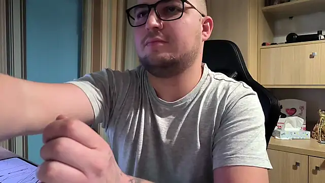 bigpuff hott online show from October 2025 08:21:02 PM