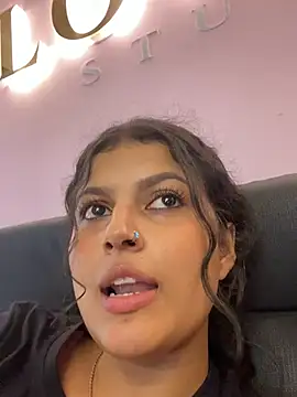 Snapshot of KristinWall chatting on February 2025 06:24:02 PM KristinWall online show from February 2025 06:24:02 PM