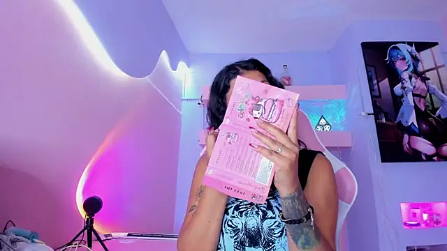 Snapshot of KristinWall chatting on March 2025 08:31:01 PM KristinWall online show from March 2025 08:31:01 PM