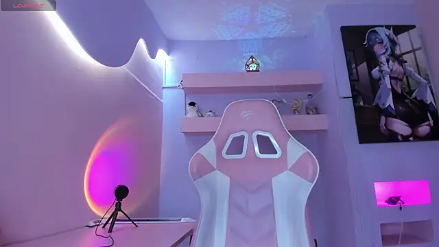 Snapshot of KristinWall chatting on February 2025 09:17:01 PM KristinWall online show from February 2025 09:17:01 PM