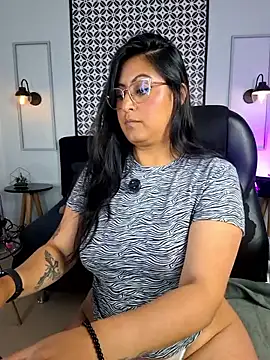 Snapshot of Amber_gold_ chatting on May 2026 02:42:02 AM Amber gold online show from May 2026 02:42:02 AM