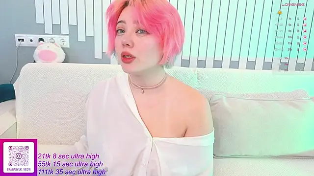 Snapshot of __KawaiiYuki__ chatting on October 2025 05:09:02 AM   KawaiiYuki   online show from October 2025 05:09:02 AM