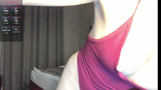 Snapshot of sarahphyllis chatting on May 2026 08:56:02 PM sarahphyllis online show from May 2026 08:56:02 PM