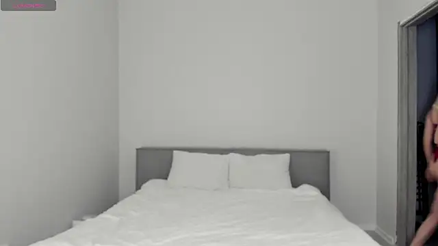 Snapshot of sarahphyllis chatting on December 2025 09:23:01 PM sarahphyllis online show from December 2025 09:23:01 PM