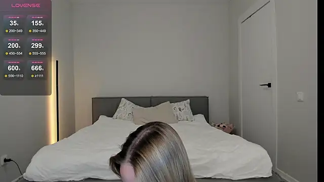 Snapshot of sarahphyllis chatting on May 2026 07:23:02 PM sarahphyllis online show from May 2026 07:23:02 PM