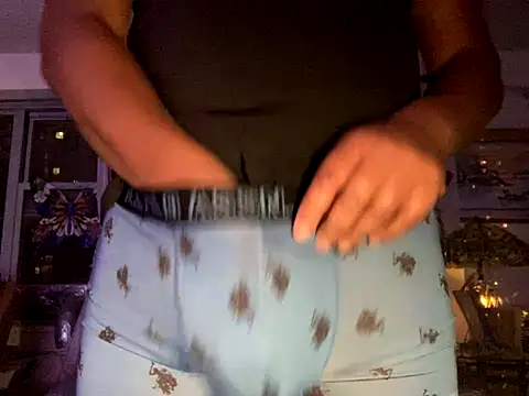 Snapshot of ThickDick_Daddy chatting on October 2025 06:25:01 AM ThickDick Daddy online show from October 2025 06:25:01 AM