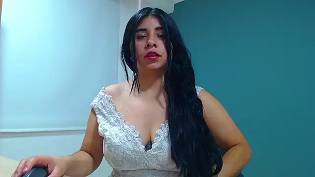 danna- roouss online show from September 2025 04:35:02 PM