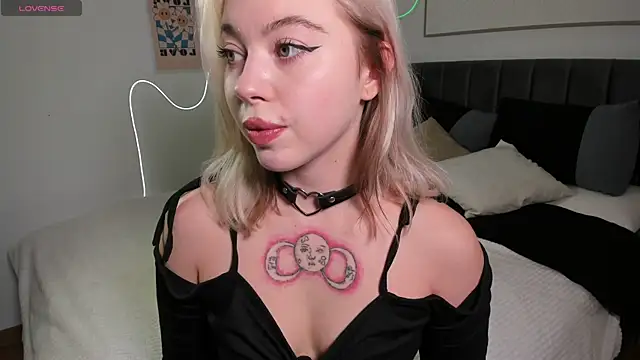 SimonaGerry online show from November 2025 04:27:01 AM