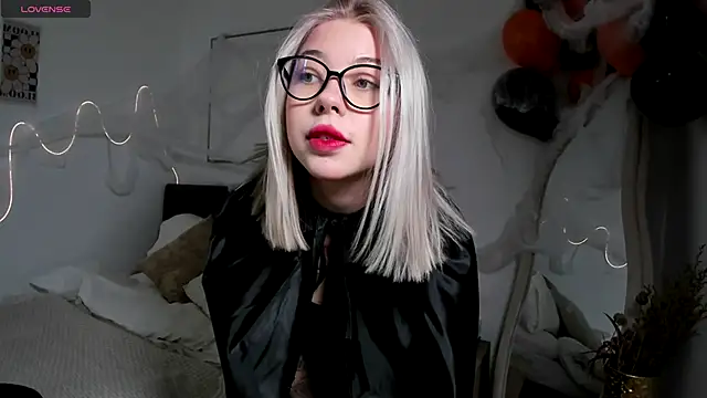 SimonaGerry online show from October 2025 04:33:01 AM