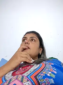 AlyDenalioficial online show from November 2025 06:19:02 PM