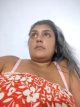 AlyDenalioficial online show from November 2025 06:33:02 PM