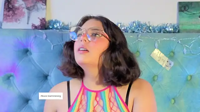 Paola Lyon  online show from January 2026 06:23:01 PM