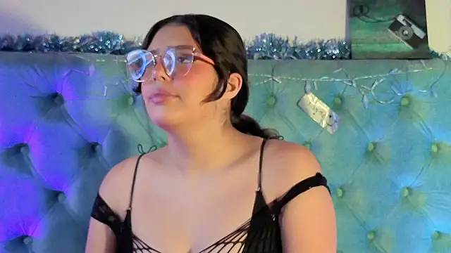 Paola Lyon  online show from January 2026 12:45:01 PM