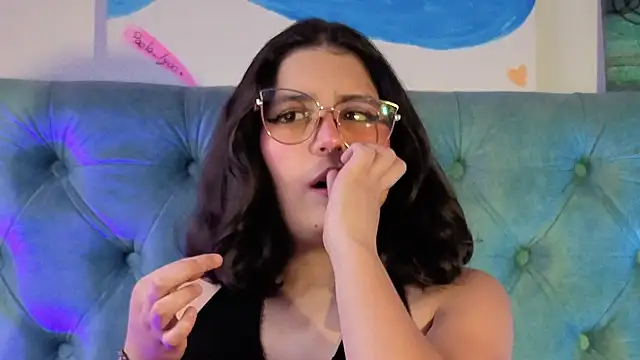 Paola Lyon  online show from March 2026 06:57:02 PM