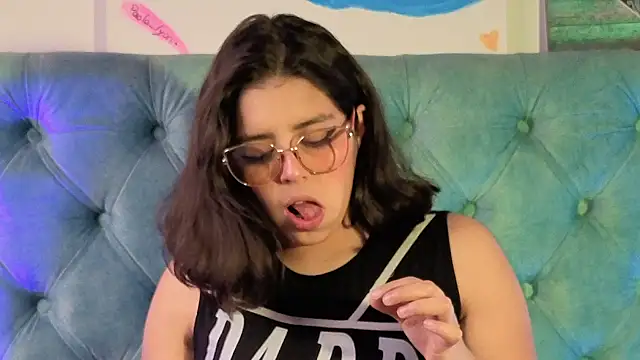 Paola Lyon  online show from February 2026 07:25:01 PM