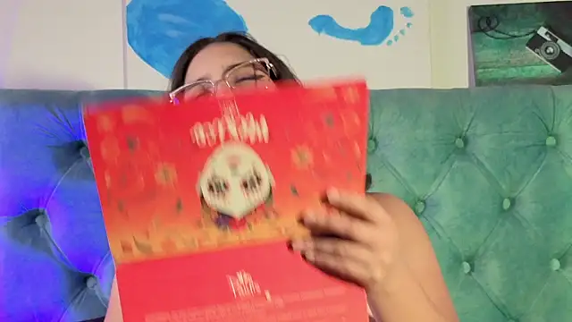 Paola Lyon  online show from April 2026 06:30:02 PM