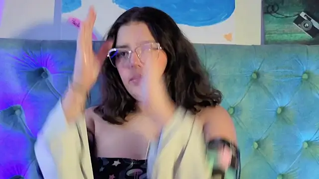 Paola Lyon  online show from March 2026 06:22:02 PM