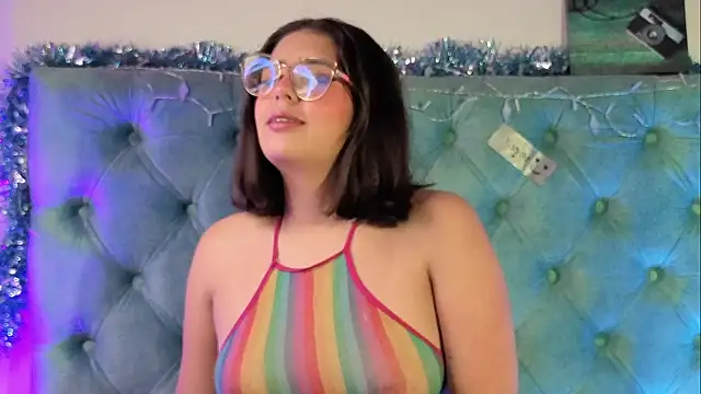 Paola Lyon  online show from December 2025 12:38:01 PM