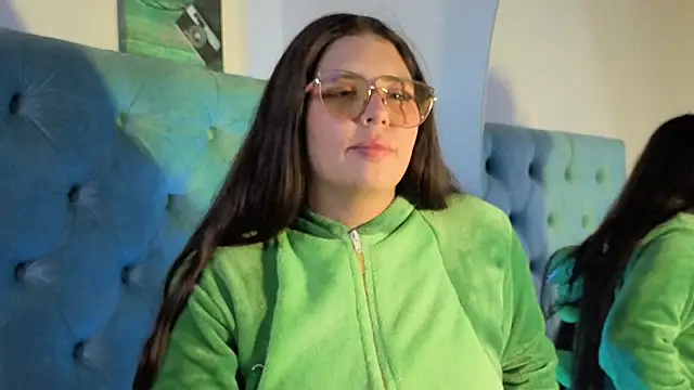 Paola Lyon  online show from October 2025 07:32:02 AM