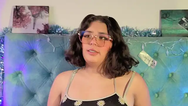 Paola Lyon  online show from January 2026 11:59:02 AM