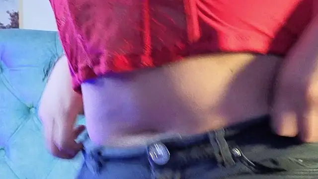 Paola Lyon  online show from November 2025 06:08:01 PM